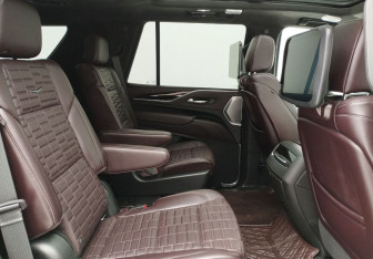 Подержанный автомобиль Cadillac Escalade Suv 2022 года (11 фото)