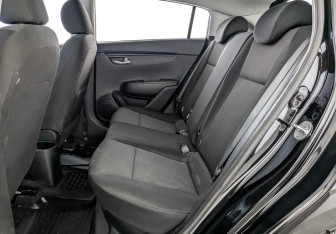 Подержанный автомобиль Kia Rio Hatchback 2021 года (17 фото)