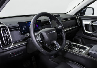 Подержанный автомобиль Jaecoo J7 2024 года (11 фото)