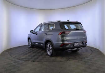 Подержанный автомобиль Geely Okavango 2023 года (7 фото)