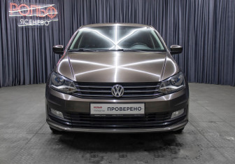 Подержанный автомобиль Volkswagen Polo Sedan 2015 года (2 фото)