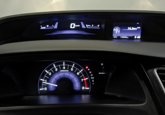 Подержанный автомобиль Honda Civic Sedan 2013 года (13 фото)