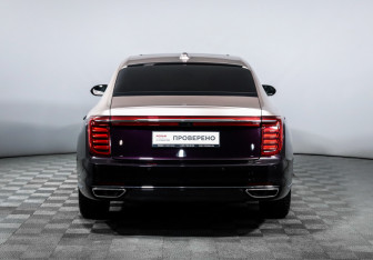 Подержанный автомобиль Hongqi H9 2023 года (7 фото)