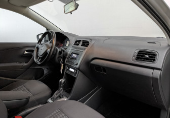 Подержанный автомобиль Volkswagen Polo Sedan 2018 года (13 фото)