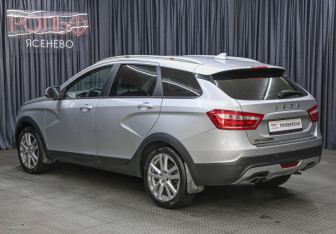 Подержанный автомобиль LADA (ВАЗ) Vesta Wagon 2018 года (7 фото)