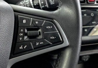 Подержанный автомобиль Москвич 3е 2023 года (28 фото)