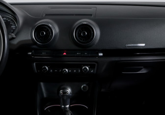 Подержанный автомобиль Audi A3 Sedan 2018 года (13 фото)