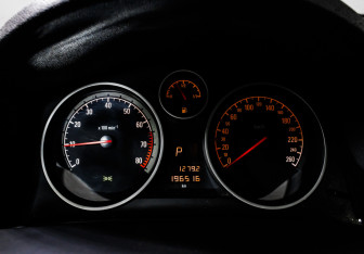 Подержанный автомобиль Opel Astra Sedan 2011 года (10 фото)