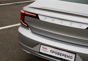 Подержанный автомобиль Volvo S90 2020 года (32 фото)