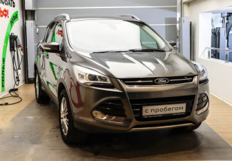 Подержанный автомобиль Ford Kuga 2013 года (3 фото)