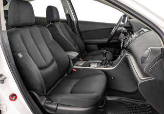 Подержанный автомобиль Mazda 6 Liftback 2012 года (23 фото)