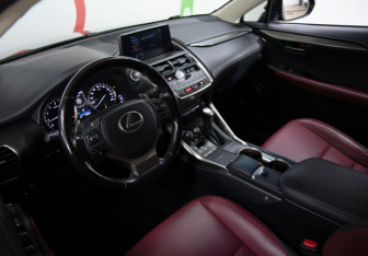 Подержанный автомобиль Lexus NX 2020 года (7 фото)
