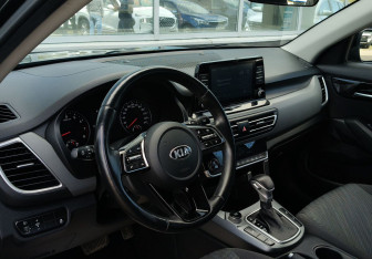 Подержанный автомобиль Kia Seltos 2021 года (15 фото)