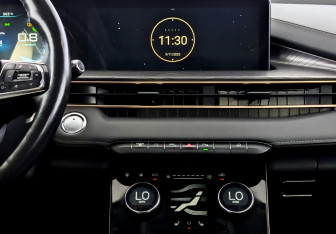 Подержанный автомобиль Exeed LX 2022 года (15 фото)