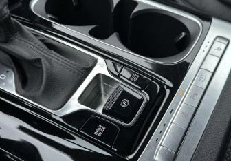 Подержанный автомобиль Kia Carnival 2021 года (19 фото)