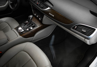 Подержанный автомобиль Audi A6 Wagon 2016 года (31 фото)