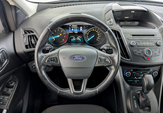 Подержанный автомобиль Ford Kuga 2017 года (21 фото)