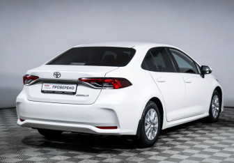Подержанный автомобиль Toyota Corolla Sedan 2021 года (5 фото)
