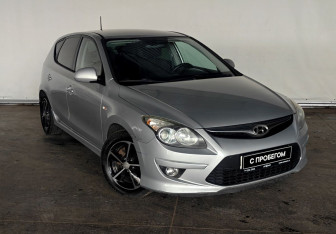 Подержанный автомобиль Hyundai i30 Hatchback 2010 года (3 фото)