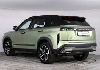 Подержанный автомобиль Jaecoo J7 2024 года (7 фото)