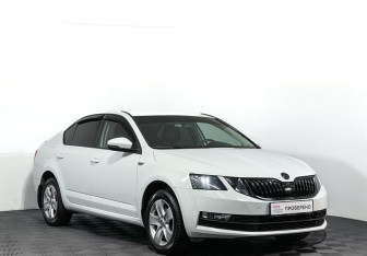 Подержанный автомобиль Skoda Octavia Liftback 2020 года (3 фото)