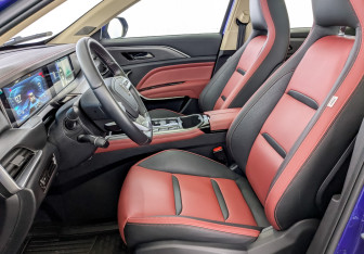 Подержанный автомобиль FAW Bestune T77 2022 года (21 фото)