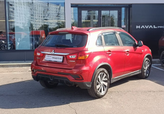 Подержанный автомобиль Mitsubishi ASX 2018 года (5 фото)