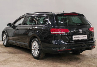 Подержанный автомобиль Volkswagen Passat Wagon 2019 года (7 фото)