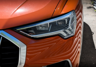 Подержанный автомобиль Audi Q3 2018 года (17 фото)
