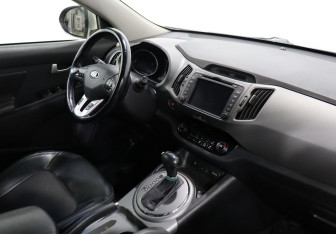 Подержанный автомобиль Kia Sportage 2014 года (10 фото)