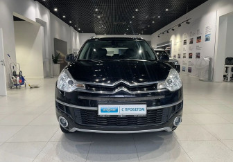 Подержанный автомобиль Citroen C-Crosser 2011 года (2 фото)
