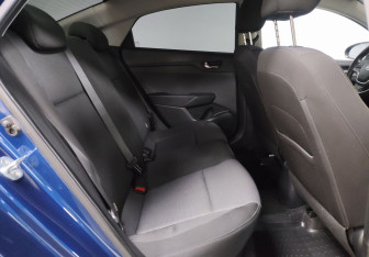 Подержанный автомобиль Hyundai Solaris Sedan 2021 года (12 фото)