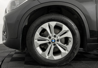 Подержанный автомобиль BMW X1 2020 года (7 фото)