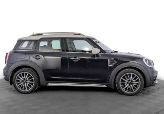 Подержанный автомобиль MINI Countryman 2019 года (4 фото)