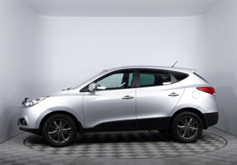 Подержанный автомобиль Hyundai ix35 2015 года (8 фото)