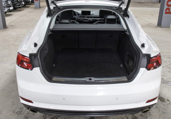 Подержанный автомобиль Audi A5 Liftback 2017 года (10 фото)