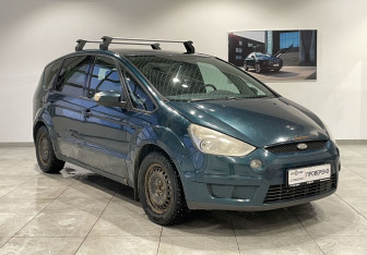 Подержанный автомобиль Ford S-MAX 2006 года (3 фото)