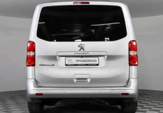 Подержанный автомобиль Peugeot Traveller 2018 года (6 фото)