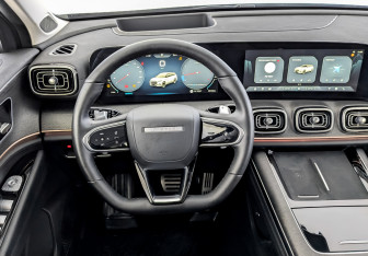 Подержанный автомобиль Jaecoo J8 2024 года (22 фото)