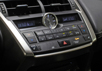 Подержанный автомобиль Lexus NX 2016 года (16 фото)