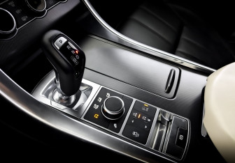 Подержанный автомобиль Land Rover Range Rover Sport 2013 года (28 фото)