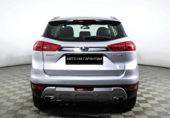 Подержанный автомобиль Geely Atlas 2018 года (4 фото)