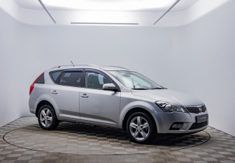 Подержанный автомобиль Kia Ceed Wagon 2011 года (3 фото)