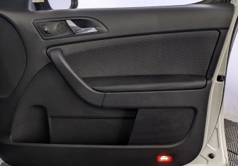 Подержанный автомобиль Skoda Yeti 2012 года (24 фото)