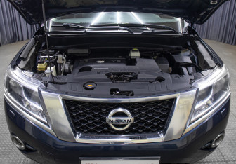 Подержанный автомобиль Nissan Pathfinder 2014 года (9 фото)