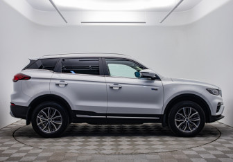 Подержанный автомобиль Geely Atlas Pro 2022 года (6 фото)