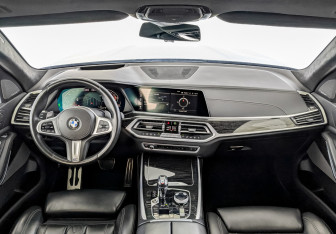 Подержанный автомобиль BMW X7 2020 года (14 фото)