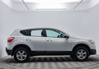 Подержанный автомобиль Nissan Qashqai 2010 года (4 фото)