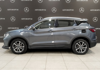 Подержанный автомобиль Geely Coolray 2022 года (8 фото)