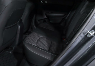 Подержанный автомобиль Kia Ceed Hatchback 2018 года (14 фото)